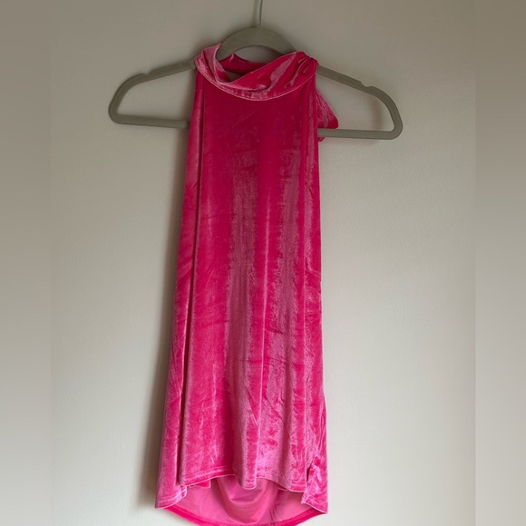 NWT SHUG - Butler Halter Top- Velvet Fuschia Hot Pink Size Medium - Picture 1 of 9